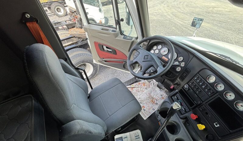 
								International | Prostar | 2018 | #81 full									