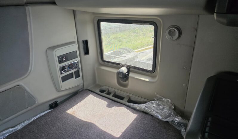 
								International | Prostar | 2018 | #203 full									