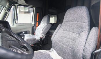 
										International | Prostar | 2018 | #215 full									