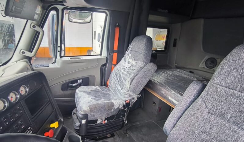 
								International | Prostar | 2018 | #215 full									